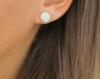 Stud earrings, mother-of-pearl studs with natural stone, plated in fine gold