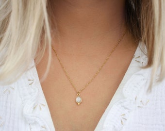 Minimalist moonstone necklace, fine natural stone necklace, gold necklace, white stone jewelry, minimalist necklace, women's necklace