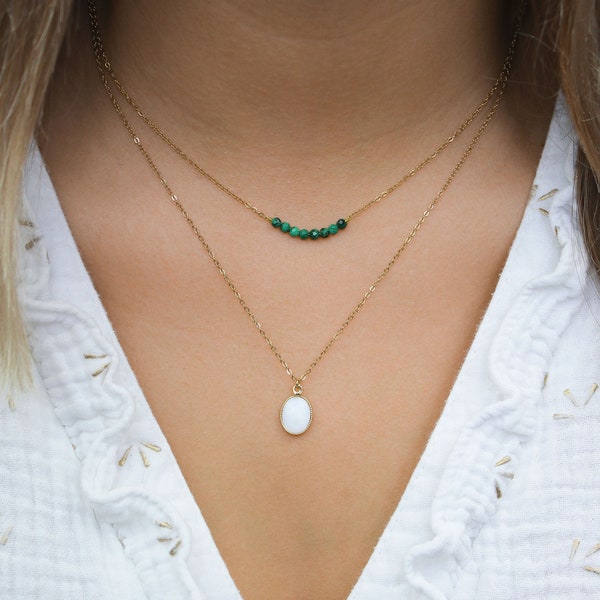 Collier double rang pendentif nacre et perles en pierres naturelles de malachite, amazonite, pierre de lune, lapis lazuli