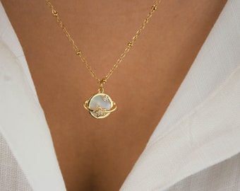 Collier planète Saturne, Collier céleste avec pierre de nacre, collier acier inoxydable doré, chaîne perlée