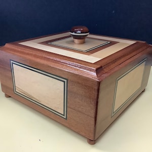 Large Sepele Maple jewelry box