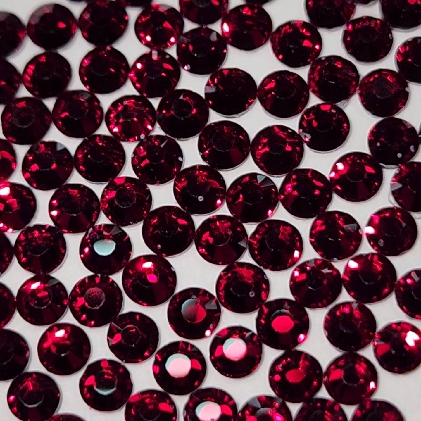 100pcs x 10mm Dark RED Acrylic Crystal NON-HOTFIX Flatback