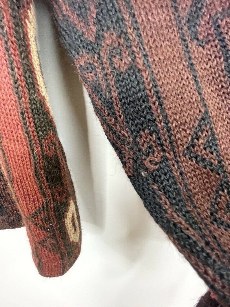 intiwara sweater