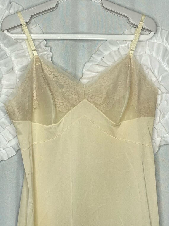 Vintage Vanity Fair Cream Nightgown Slip Dress La… - image 2