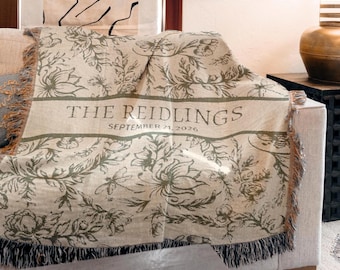 Manta tejida personalizada, regalo de aniversario de algodón para parejas, manta con nombre familiar personalizado, regalo floral Toile de Jouy para bodas y despedidas de soltera.