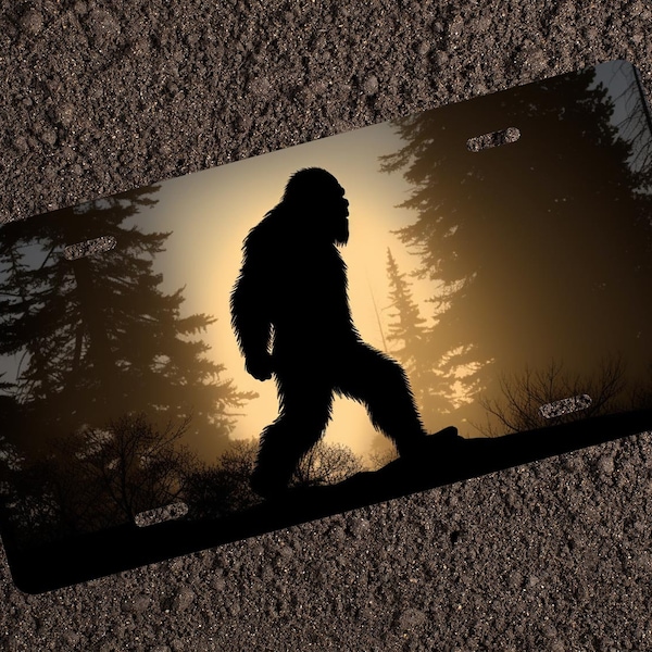 Bigfoot Walking in the Woods License Plate Novelty Tag Sasquatch Yetti Custom Car Accessories big foot