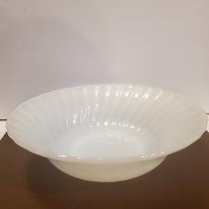 Vintage Anchor Hocking Fire King White Swirl serving bowl - Classic Kitchenware