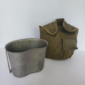 Vintage Metal Canteen Cup & Canvas Cover - US 89 WWM
