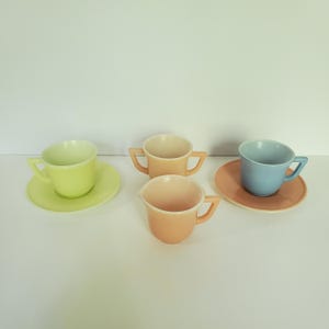 Vintage Hazel Atlas Child&#39;s Tea Set: Pink Creamer & Sugar, 2 Cups/Saucers