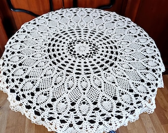 Tovaglia in pizzo all'uncinetto fatta a mano: motivo ananas in cotone beige (78 cm)