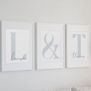 Personalisierter Name & Initiale Drucke 3er Set in Grau, His And Hers Personalisiertes Paar Wandkunst Drucke, Digitale Kunst Poster Drucke