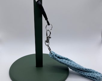 3D Printed Portable Yarn Holder with Wrist Strap