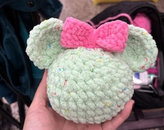 Dotted Bow Mouse Head