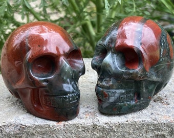 1PC 2" Natural Blood stone Skull,Hand Carved Quartz Crystal Skull,Mineral Specimens,Crystal Sculpture,Crystal Gifts,Crystal Heal,Reiki Heal