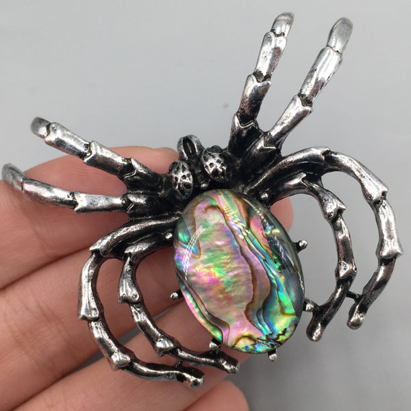 Araignée en forme de coquille d'ormeau naturel de 2 po., insectes en cristal de quartz, sculpture en cristal, bijoux, articles en cristal, Crystal Heal, Broche en cristal, cadeaux en cristal 1 pièce