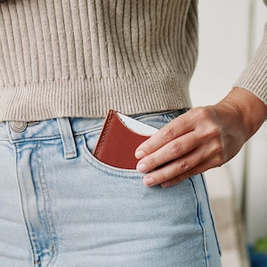 Tarjetero de cuero / Billetera minimalista unisex con funda para tarjetas de crédito, regalo para él o ella, porta efectivo, tarjetero de regalo para pequeñas empresas hecho a mano