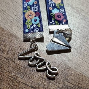 Marcapáginas de cinta con carta de amor