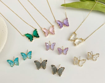 Collier de papillon clair· Collier de papillon de cristal· Collier de papillon minimaliste· Collier de papillon délicat· Collier papillon de verre