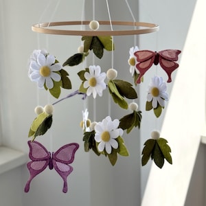 Baby Mobile Butterflies Daisies Leaves – Crib Mobile for Baby Girl – Nursery Mobile Handmade – Floral Baby Shower Gift –Hanging Mobile Decor