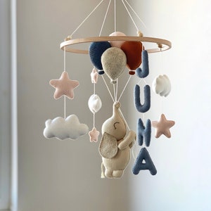 Elephant baby mobile Elephant with balloons Nursery Decor Felt Crib mobile Baby Shower Gift
