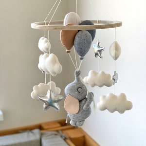 Elephant baby mobile Elephant with balloons Nursery Decor Felt Crib mobile Baby Shower Gift zdjęcie 4