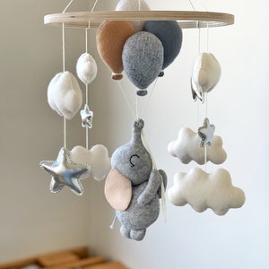 Elephant baby mobile Elephant with balloons Nursery Decor Felt Crib mobile Baby Shower Gift zdjęcie 2