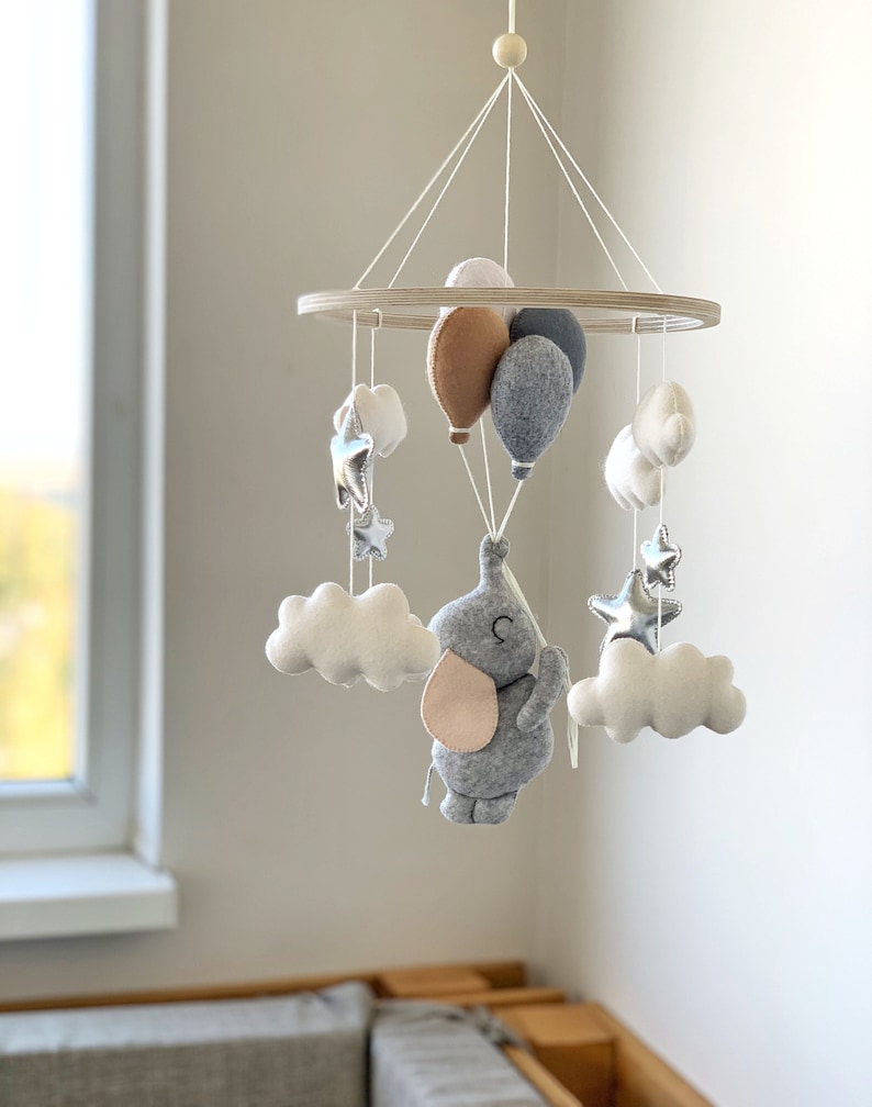 Elephant baby mobile Elephant with balloons Nursery Decor Felt Crib mobile Baby Shower Gift zdjęcie 5