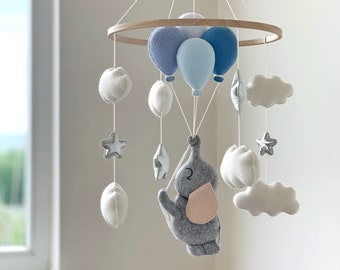 Éléphant bébé mobile Nursery Decor Éléphant avec des ballons suspendus Felt Crib mobile Baby Shower Gift