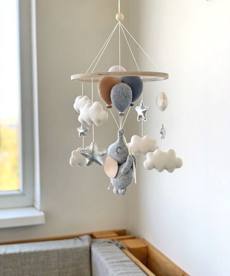 Elephant baby mobile Elephant with balloons Nursery Decor Felt Crib mobile Baby Shower Gift zdjęcie 3