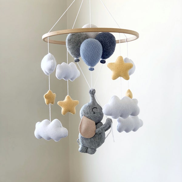 Elephant baby mobile Elephant with balloons Hamging Nursery Decor Felt Crib mobile Boy Baby Shower Gift