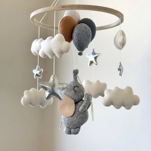 Elephant baby mobile Elephant with balloons Nursery Decor Felt Crib mobile Baby Shower Gift zdjęcie 8