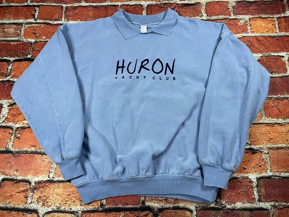 Classic Yacht Club Crewneck – Gillson Beach