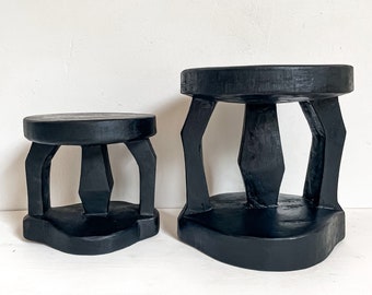 Taburete africano Tonga, mesa auxiliar de madera negra, taburete tribal tallado a mano, decoración bohemia, soporte rústico para plantas, taburete de madera hecho a mano.