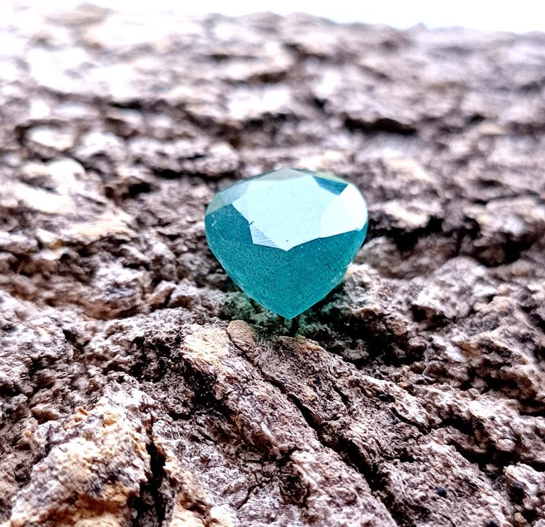 Download Faceted Emerald Gemstone 3 75 Ct Good Quality Emerald Pear Shape Perfect Ring Size Jewelry Making Mm Size 10 90x9 25 6 0 Jewelry Beauty Craft Supplies Tools Delage Com Br