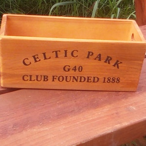 CELTIC PARK G40. Scatola portaoggetti rustica in legno. Un regalo perfetto per i tifosi del Celtic!