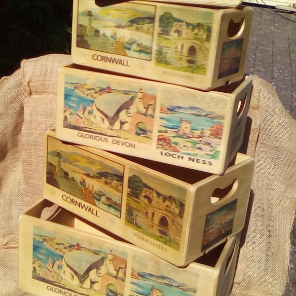 Herrliche britische Vintage Postkartenszenen, gedruckt auf einer hölzernen Aufbewahrungsbox. Erhältlich in 5 Größen. Ein schöner Geschenkartikel!