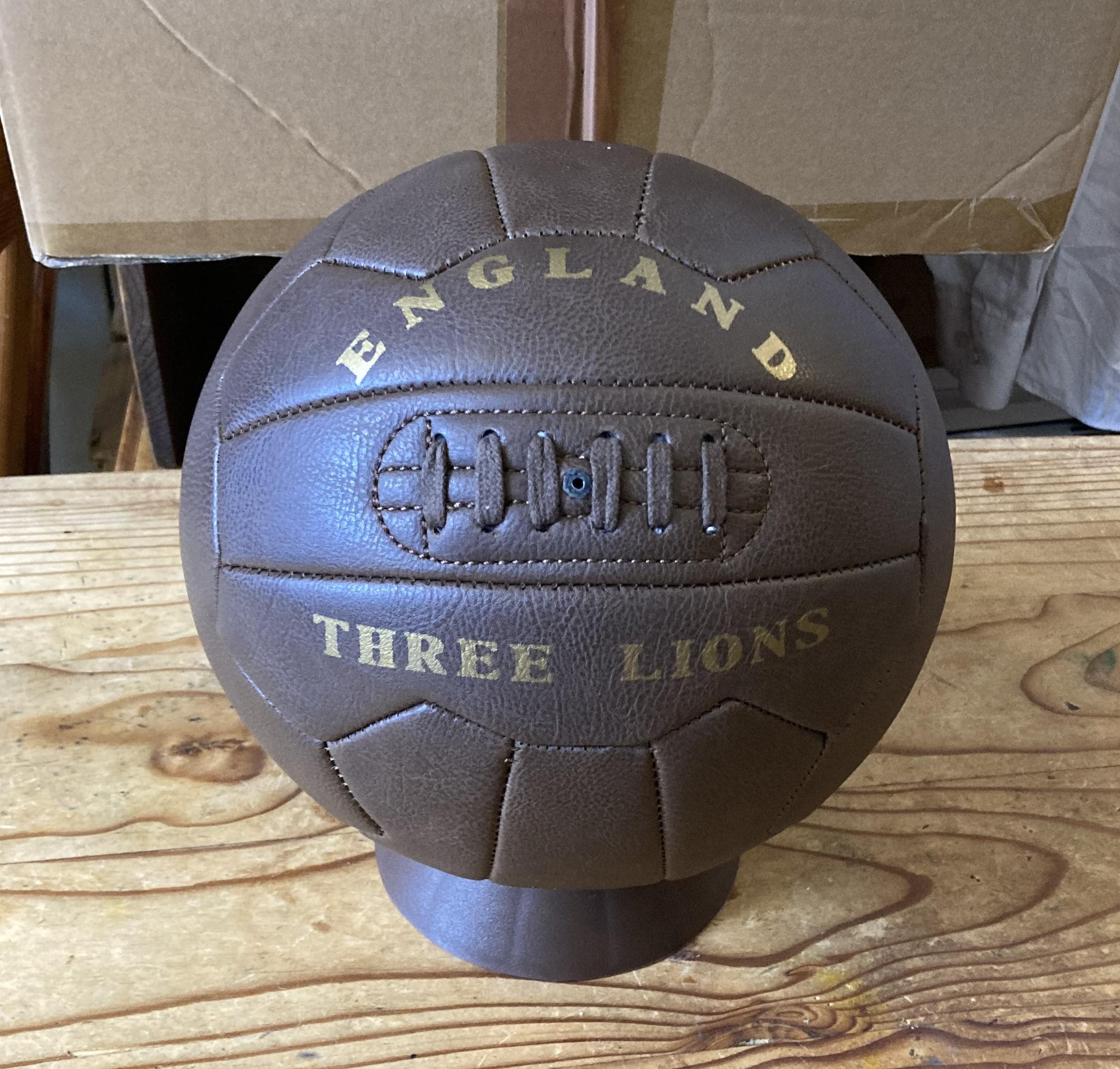 England Football　アンティーク Antique Leather Style Display Football Printed With England