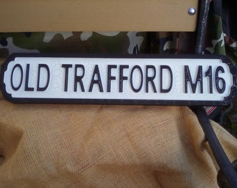 Old Trafford M16 Street Sign, Retro Football Decor (51 X 11 CM)