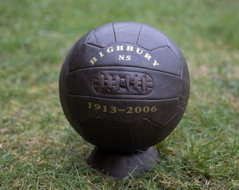 Antique leather style display football with HIGHBURY N5. Makes a fantastic gift for Arsenal fans.