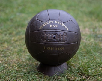 England Football　アンティーク Wembley Stadium Vintage Leather Style England Display Football