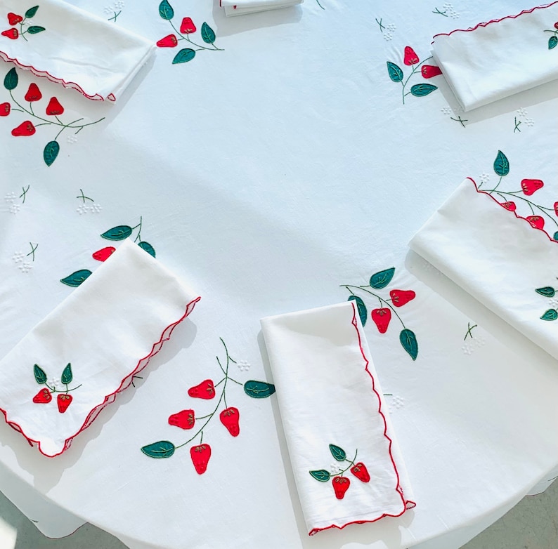 9Pc Strawberry Embroidered Madeira Linen Set, 1 x round Tablecloth and 8x Napkins image 2