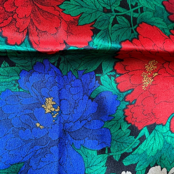 Large vintage Liz Claiborne silk scarf with red b… - image 9