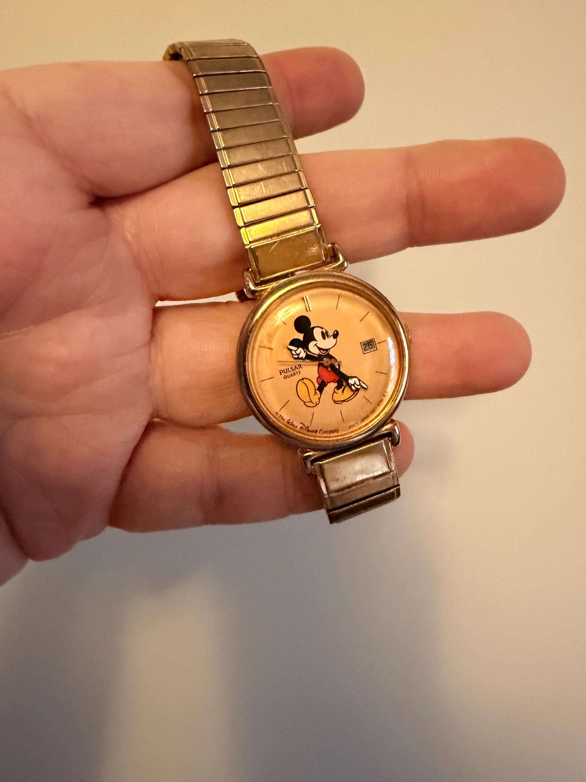 Vintage Disney Mickey Mouse Gold Tone Pulsar Watch With Stretchy