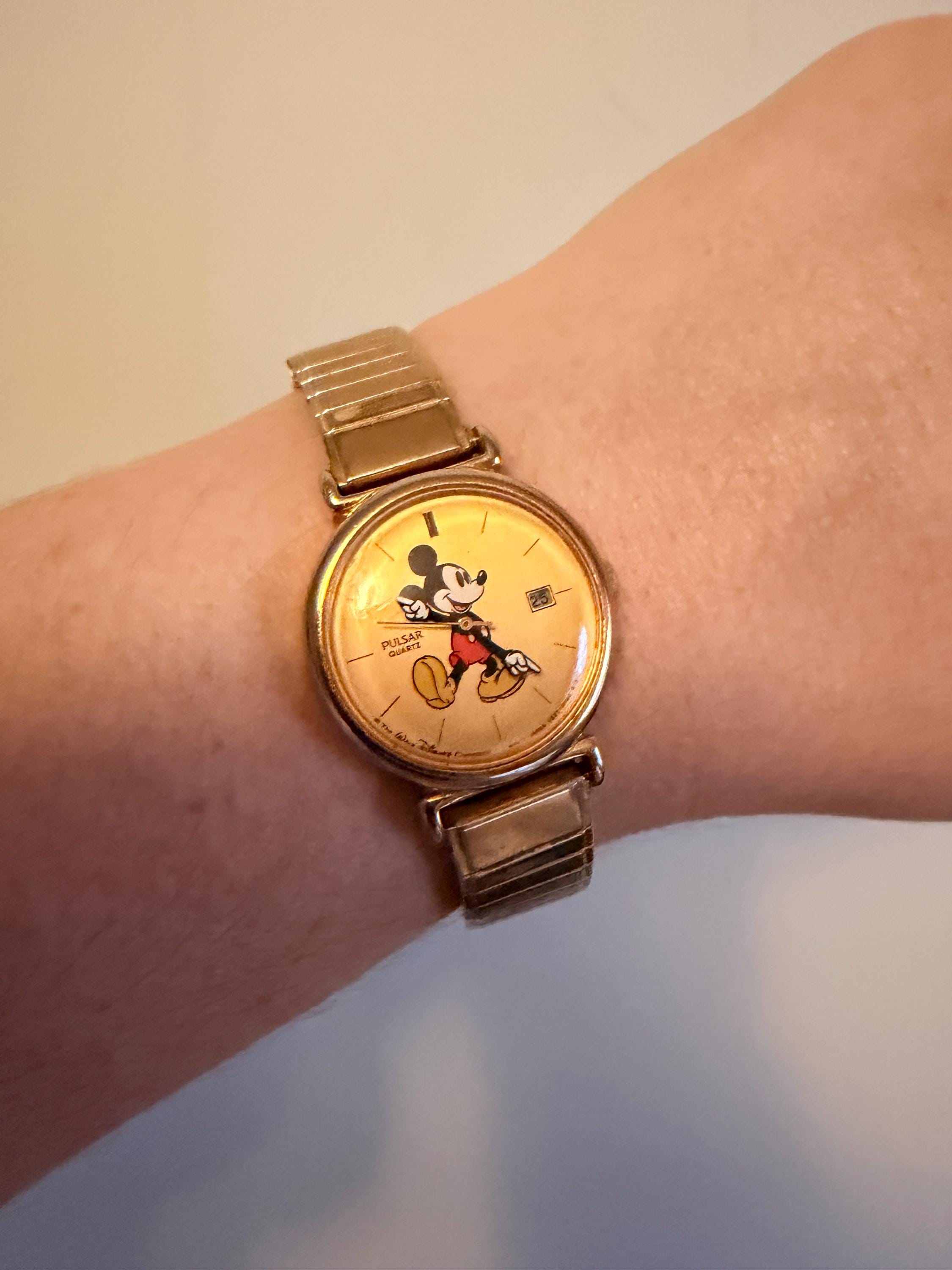 Vintage Disney Mickey Mouse Gold Tone Pulsar Watch With Stretchy