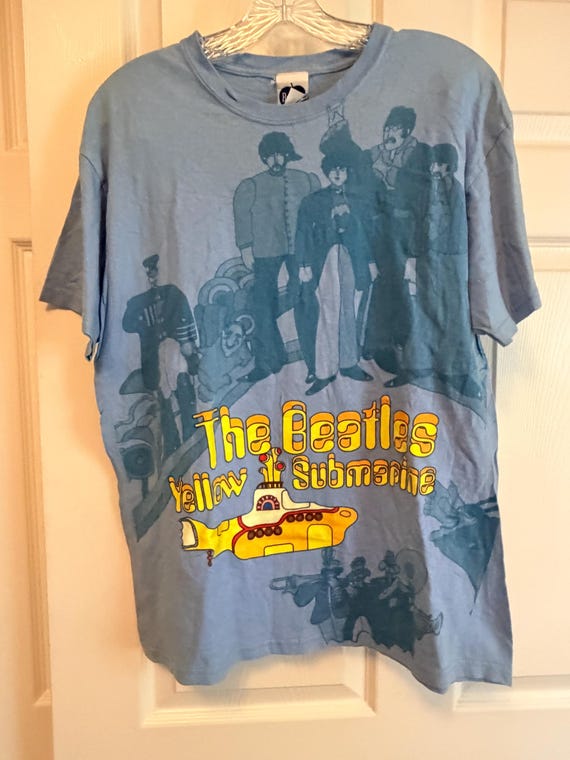 Vintage Tshirt Blue 2008 Beatles Yellow Submarine Official Apple