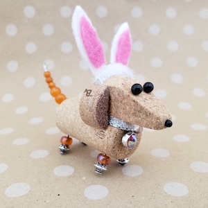 Dachshund Gifts for Women, Easter Tiered Tray Decor, Cute Spring Cubicle Decorations, Sausage Dog Mom Dad, Veterinarian Vet Tech Thank You