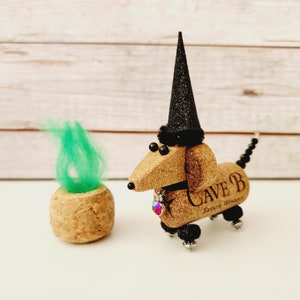 Halloween Wine Cork Dachshund Gift with Mini Champagne Cork Cauldron, Cute Sausage Dog Doxie Mom Wiener Dog Owner Present, Fun Cubicle Decor