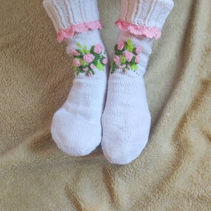 Embroidery wool socks hand knitted