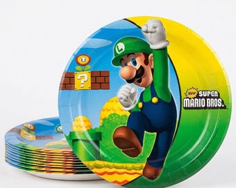 Super Mario Bros Luigi Paper Dessert Plates, 8 Count Birthday Party Tableware