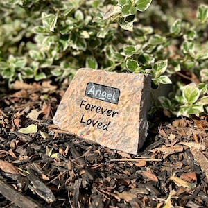 Gegraveerde huisdier gedenksteen: Forever Loved Garden Stone
